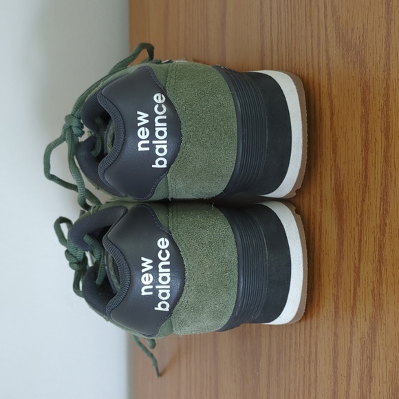 New Balance Green Canvas Suede Sneakers Size US 9 - Picture 2 of 3